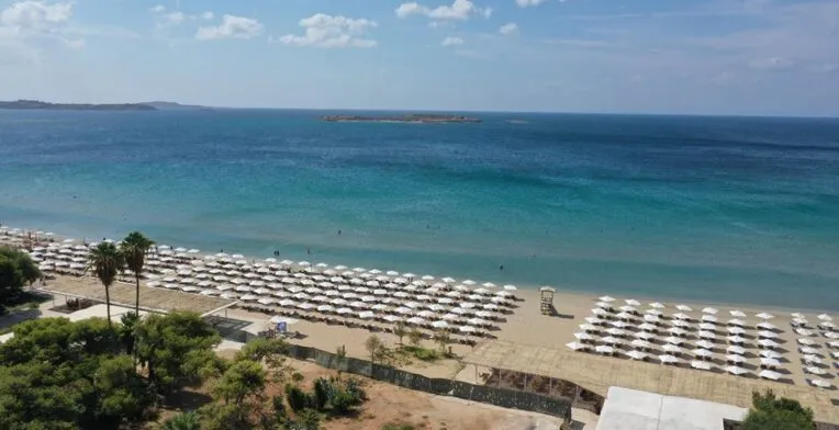 Πού να πάω για μπάνιο: παραλίες κοντά στην Αθήνα