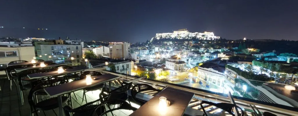 Πανοραμική θέα από A for Athens — Μοναστηράκι και Ακρόπολη